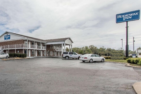 Rodeway Inn image 1