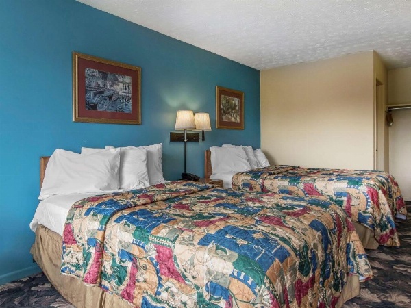 Rodeway Inn image 11