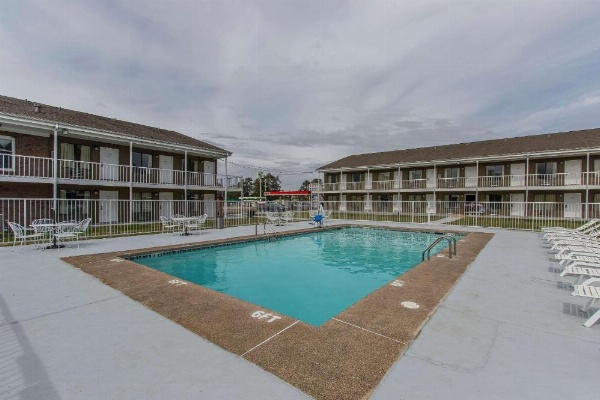 Rodeway Inn image 13