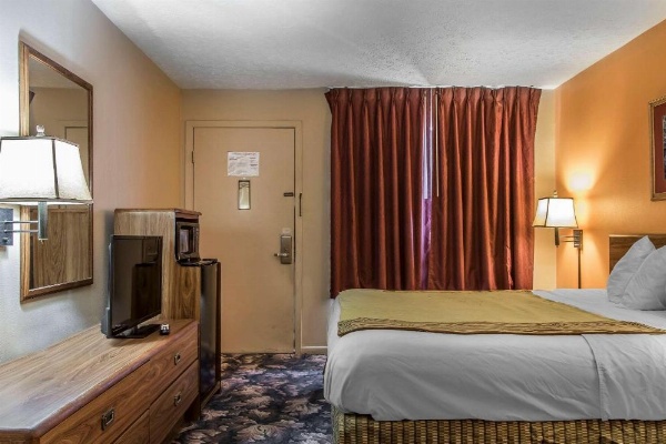 Rodeway Inn image 14