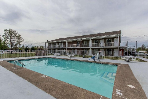 Rodeway Inn image 17
