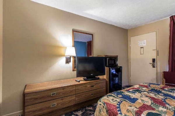 Rodeway Inn image 22