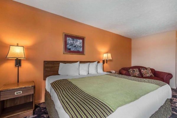 Rodeway Inn image 27