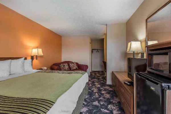 Rodeway Inn image 7