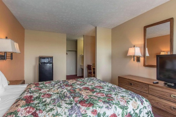 Rodeway Inn image 8